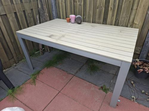 Tuintafel + stoelen