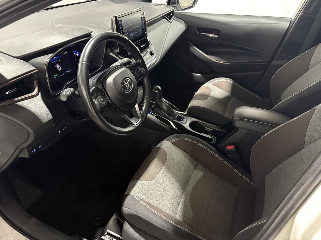 Toyota Corolla Touring Sports 2.0 hybrid trek