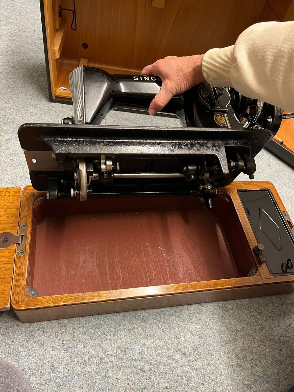 Singer M 15 hand naaimachine compleet