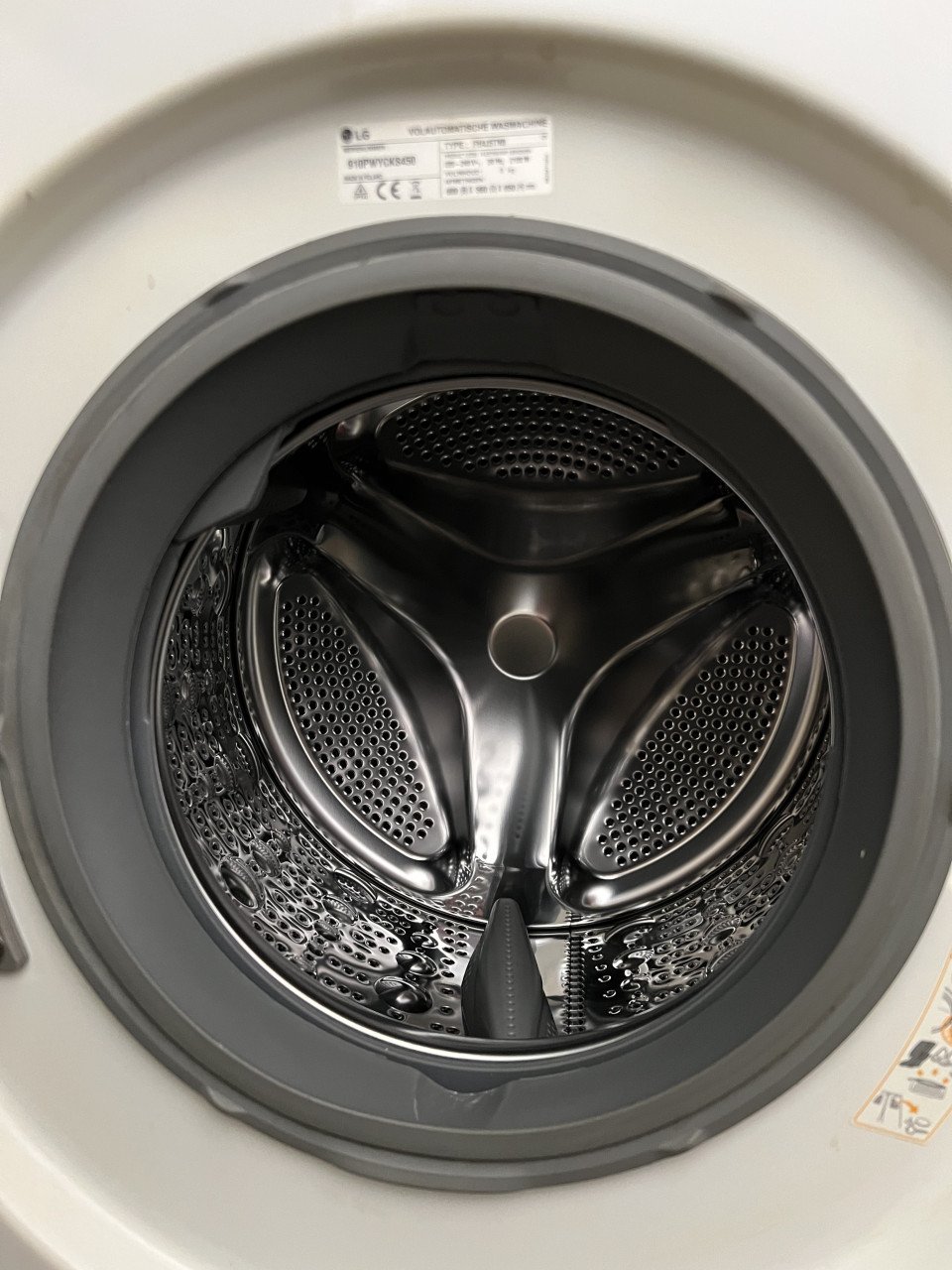 Wasmachine LG model FH4J5TN8