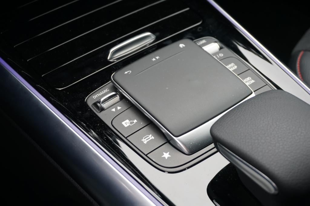 Mercedes-Benz Gla-klasse 180 amg line l automaat i achteruitrij camera l te