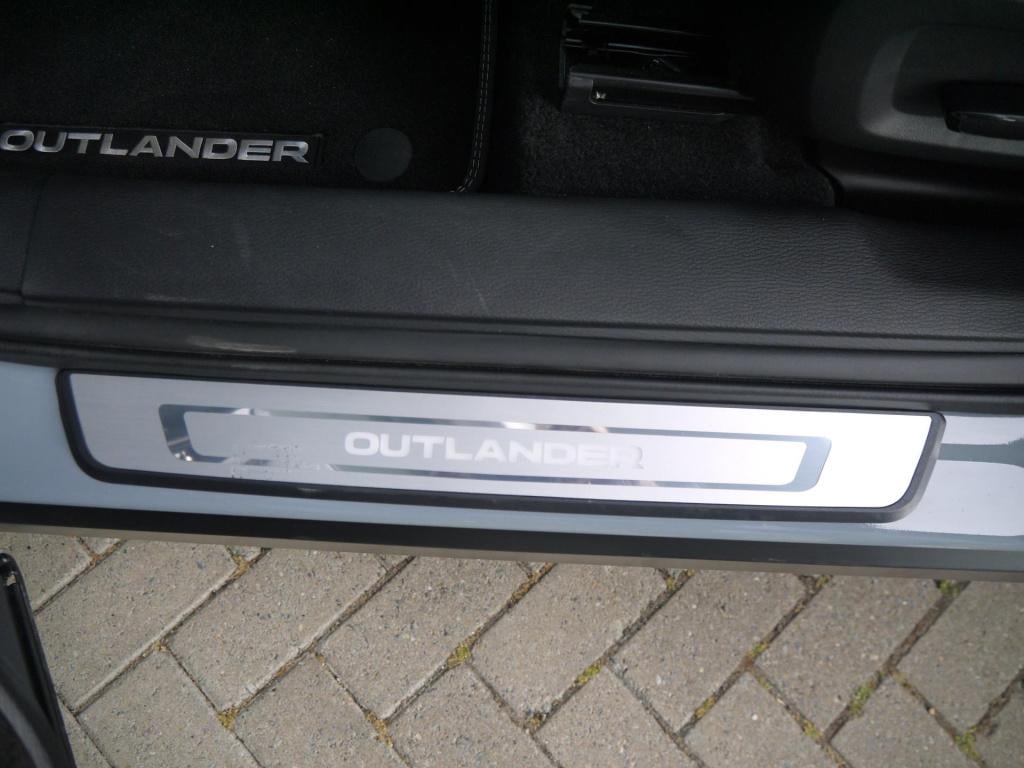 Mitsubishi Outlander 2.4 phev instyle+