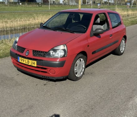 Renault Clio voljaar apk!