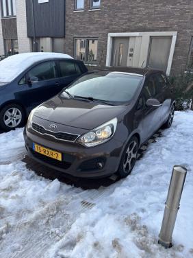 Kia Rio met schade