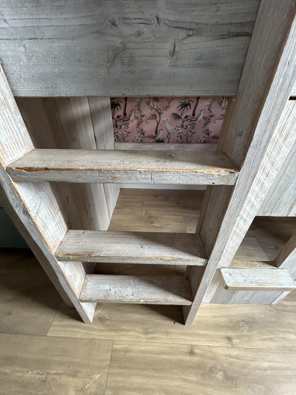 Hoogslapen van steigerhout