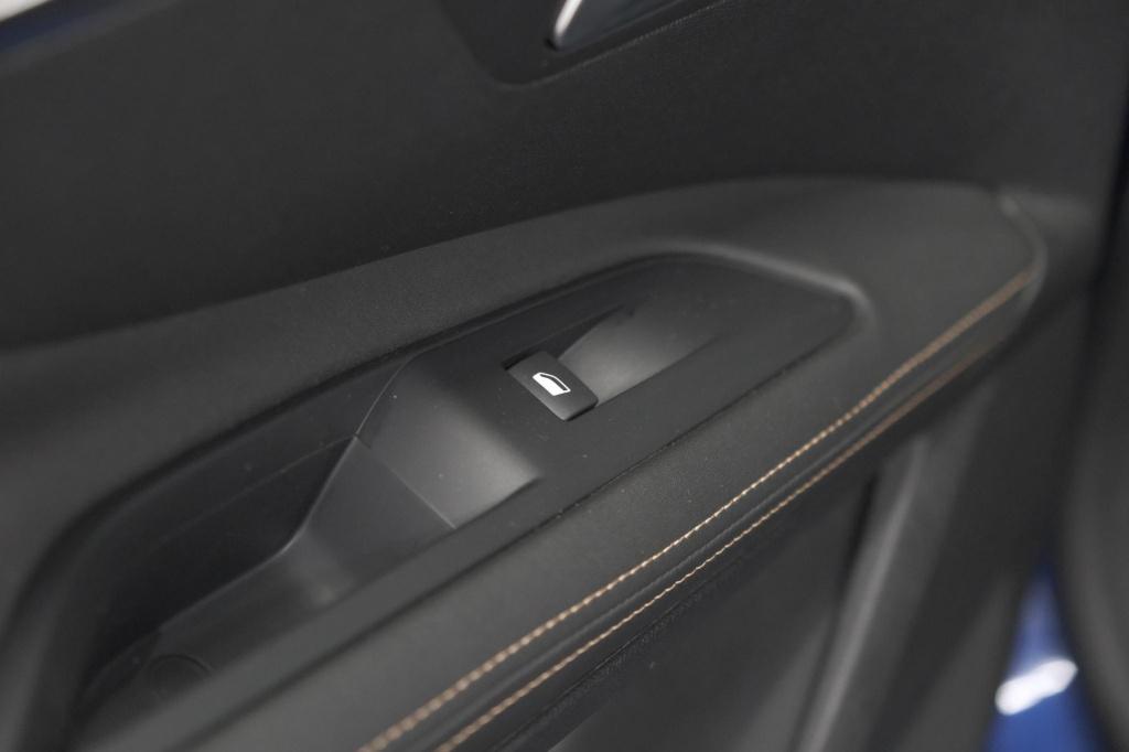 Peugeot 3008 puretech 130pk gt line avantage | trekhaak | camera | stoelver