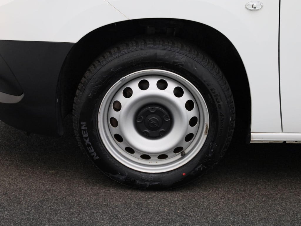 Opel Combo 1.5d l2h1 edition | trekhaak | airco | parkeersensoren | apple c