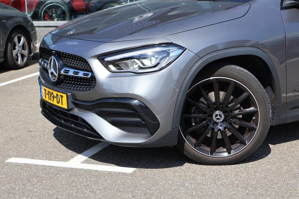 Mercedes-Benz Gla-klasse 180 amg line l automaat i achteruitrij camera l te