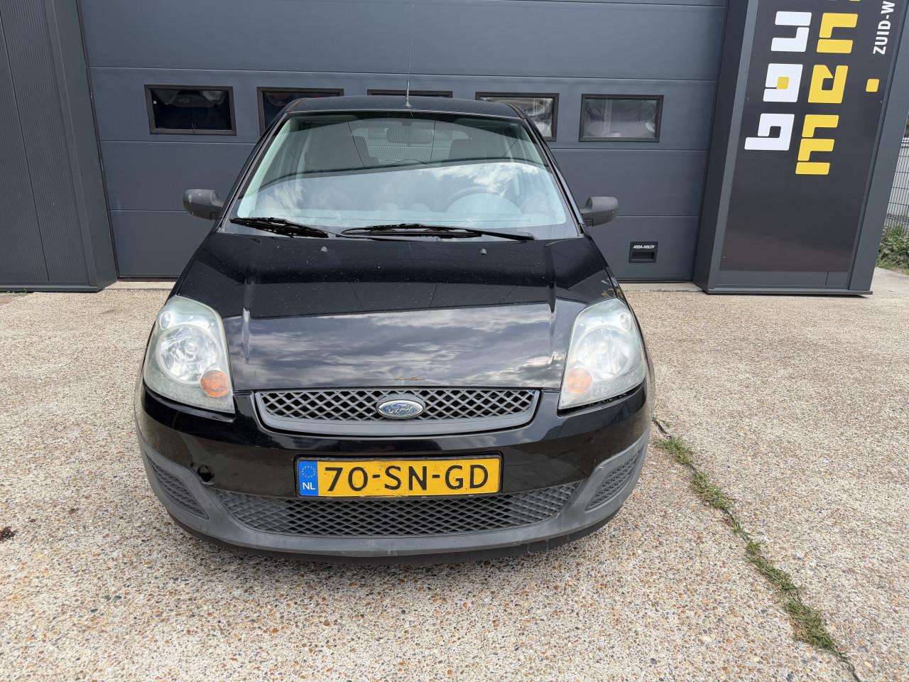 Ford Fiësta 1.3 Style 8V 3DR 2006 Zwart Airco Apk Nap