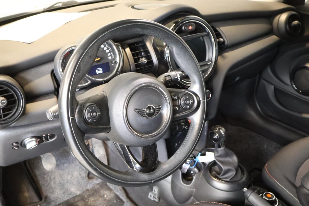Mini One mini 1.5 first salt nl auto,btw, carplay, allseason, cruise