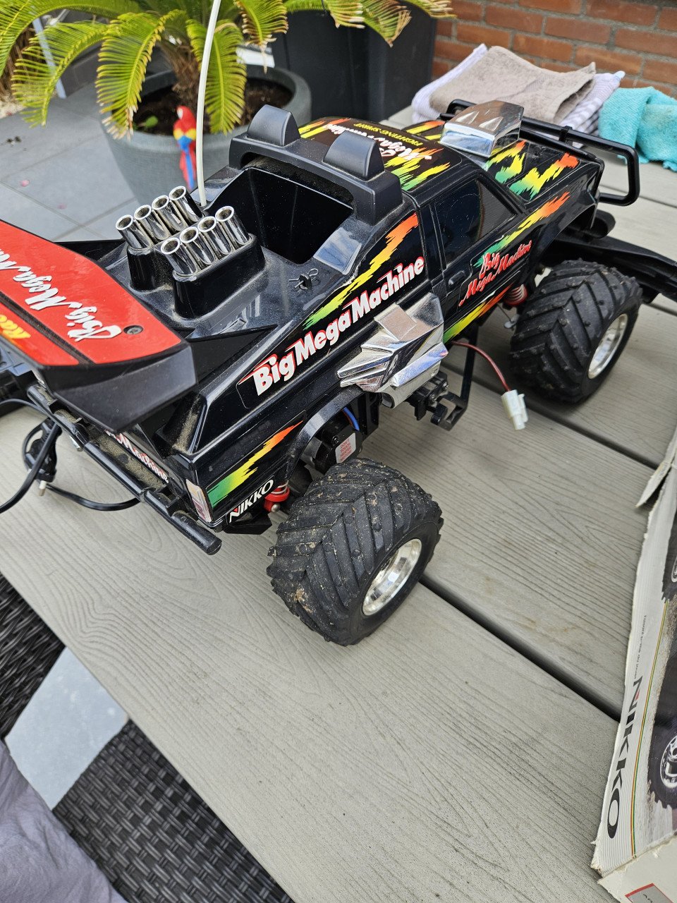 Grote vintage NIKKO Big Mega Machine radiografisch bestuurbare monstertruck