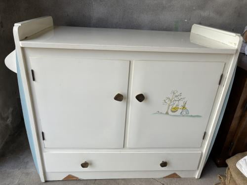 Vintage commode