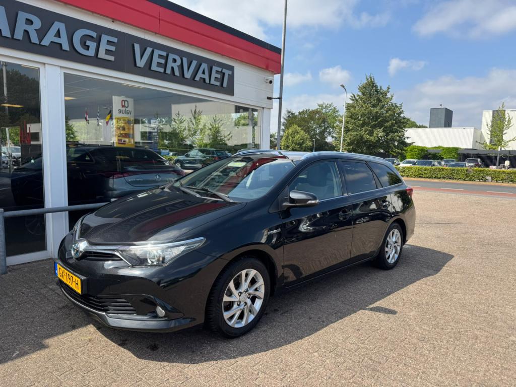 Toyota Auris touring sports 1.8 hybrid lease