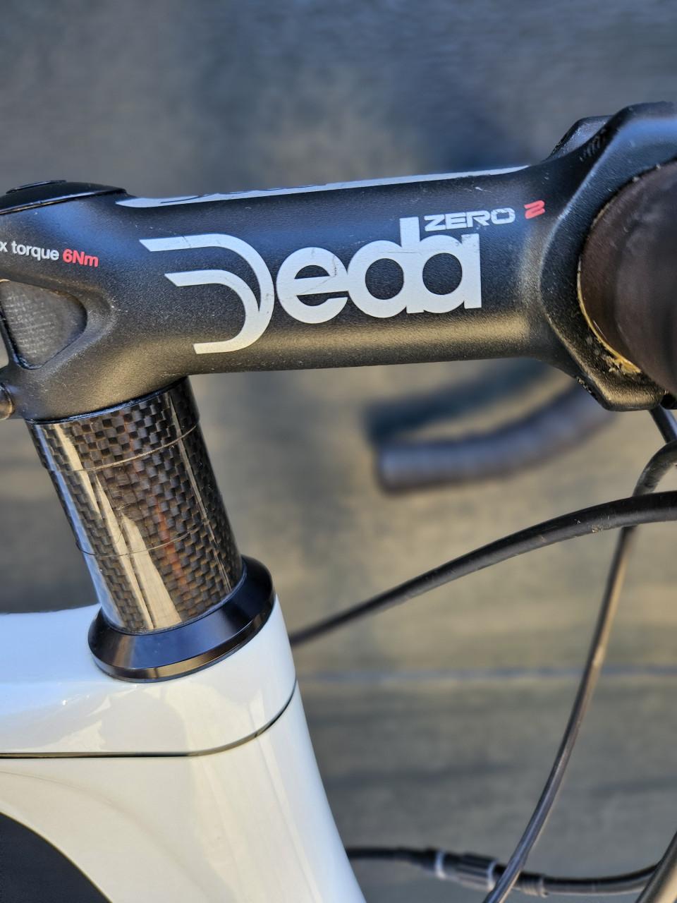 Huissoon carbon racefiets met Ultegra 11-speed.