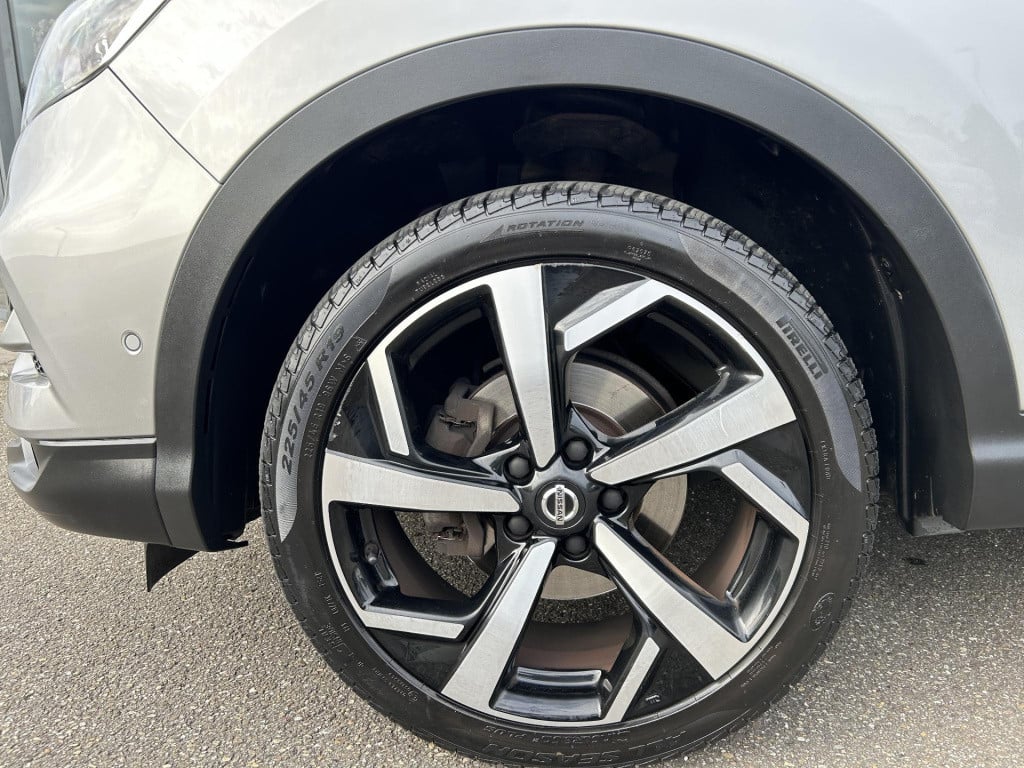 Nissan Qashqai 1.2 tekna +
