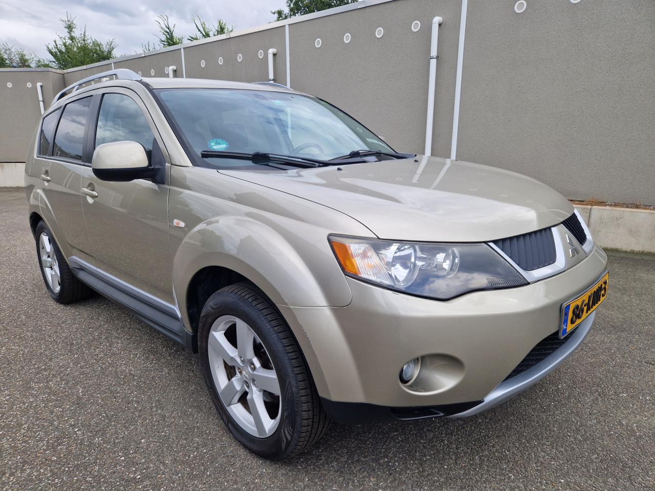Mitsubishi Outlander 2.4 Intense+ Special Edition