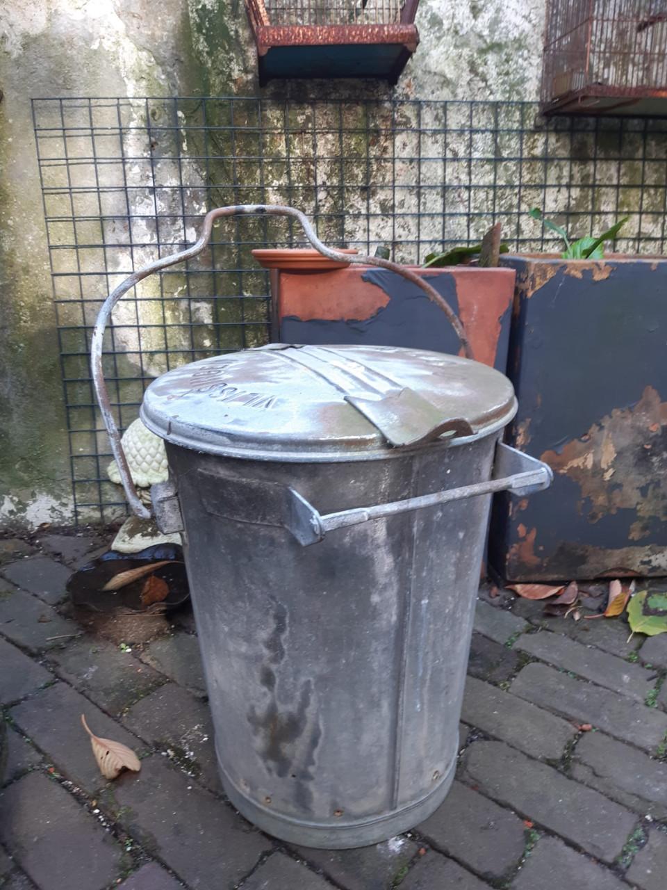 Vintage vuilnisbak
