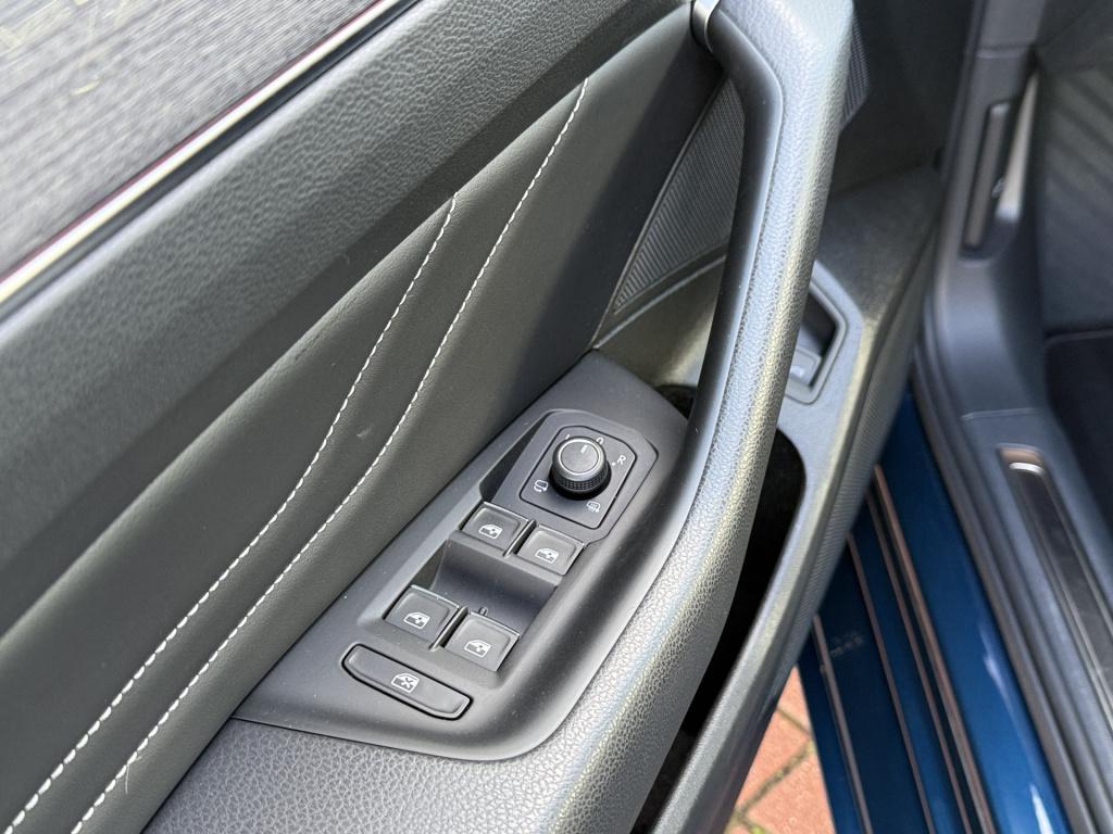 Volkswagen Passat variant 1.4 tsi phev 218pk gte | pano | dynaudio | trekha