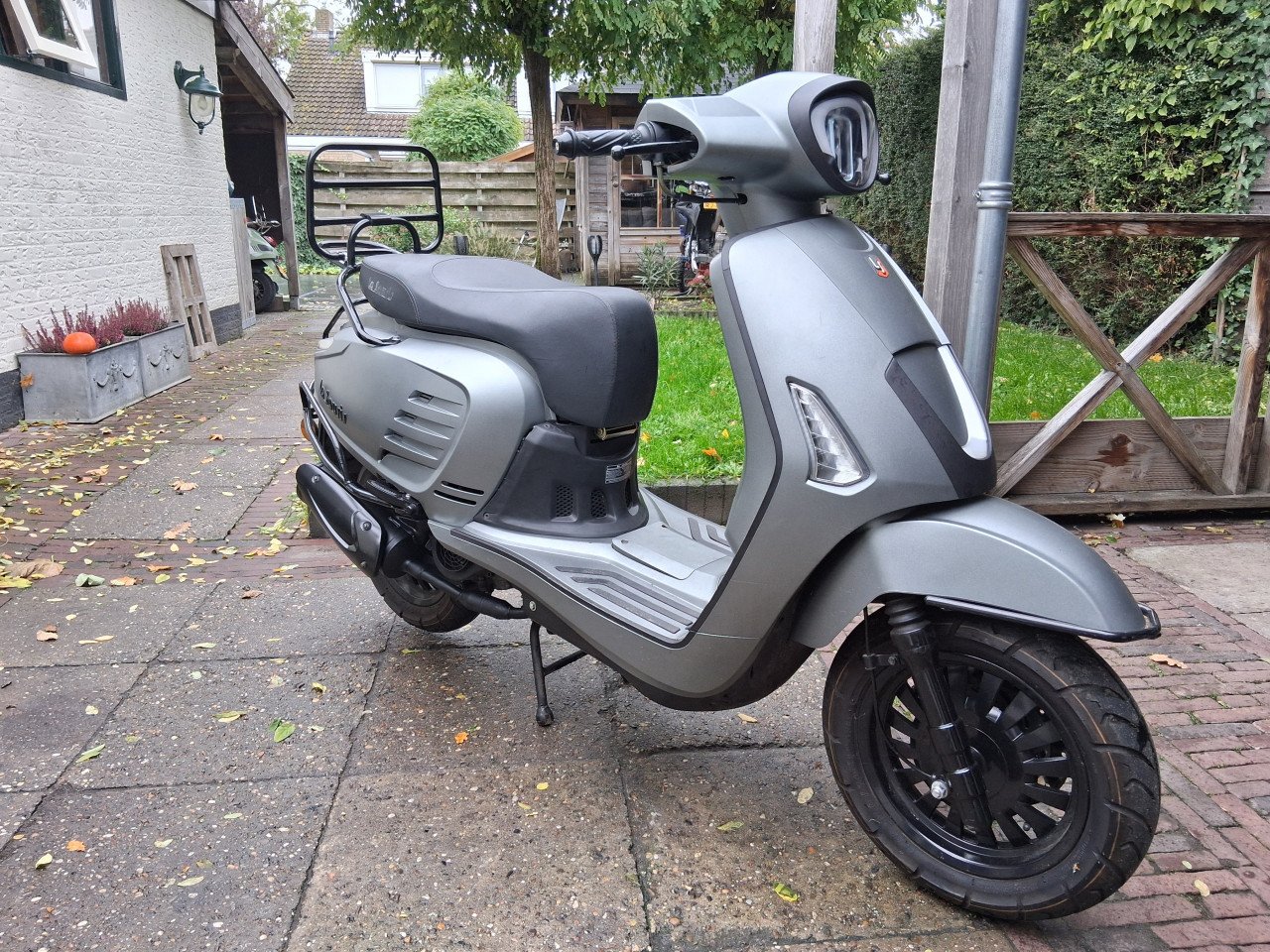 La souris designo 2023 geel kenteken opknapper