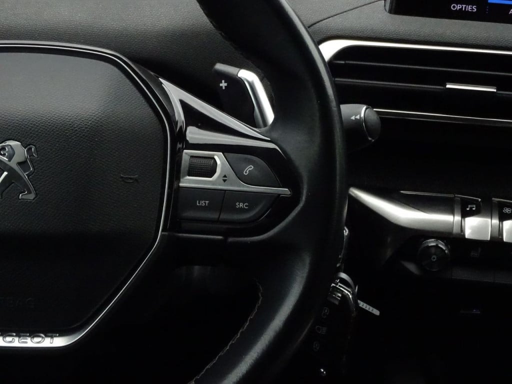 Peugeot 3008 1.2 puretech allure