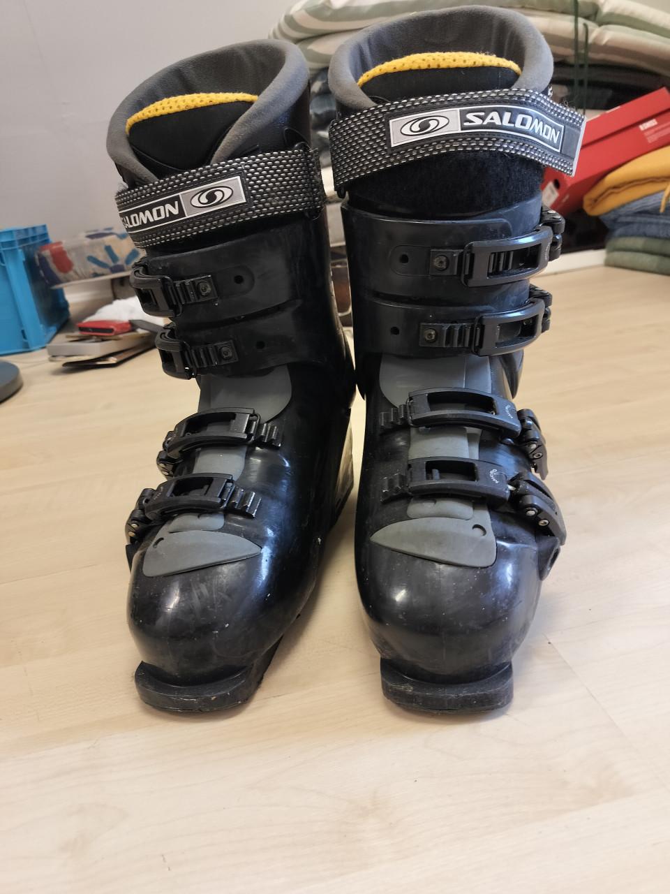 Ski schoenen. 2paar
