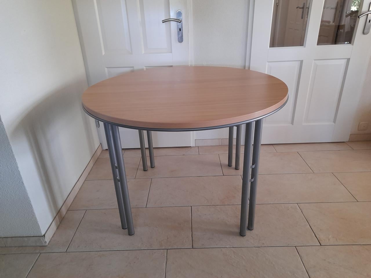 2 leuke stoeltjes (in goede nette staat )