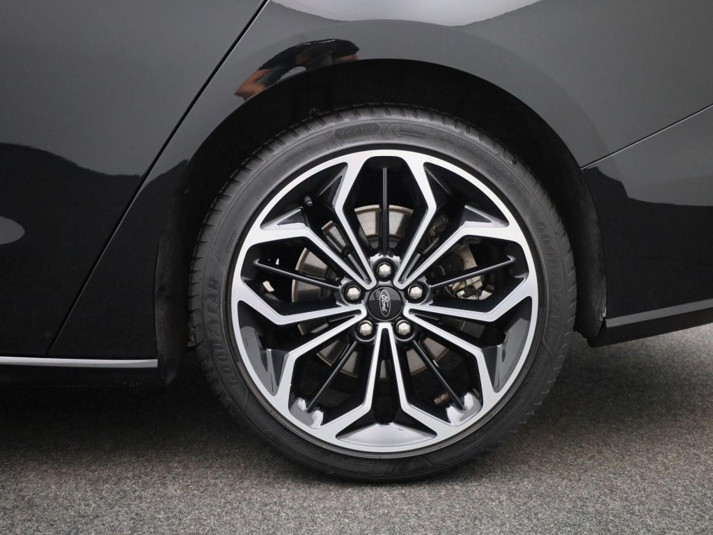 Ford Focus wagon 1.0 ecoboost hybrid st line business | lage km stand | nav