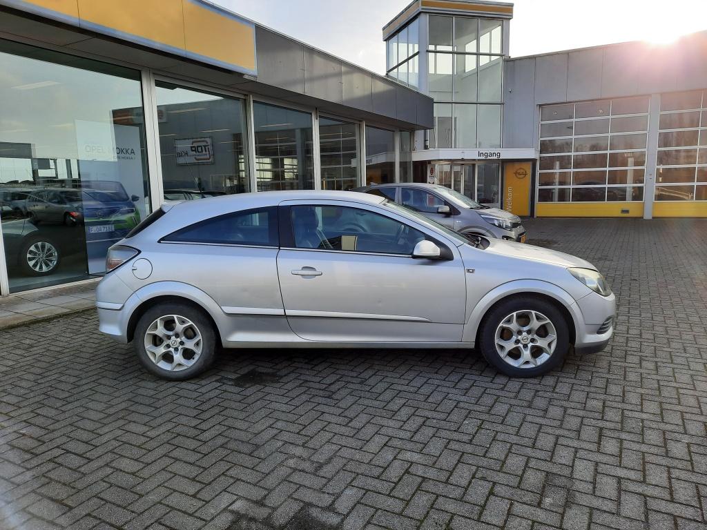 Opel Astra gtc 1.6 sport