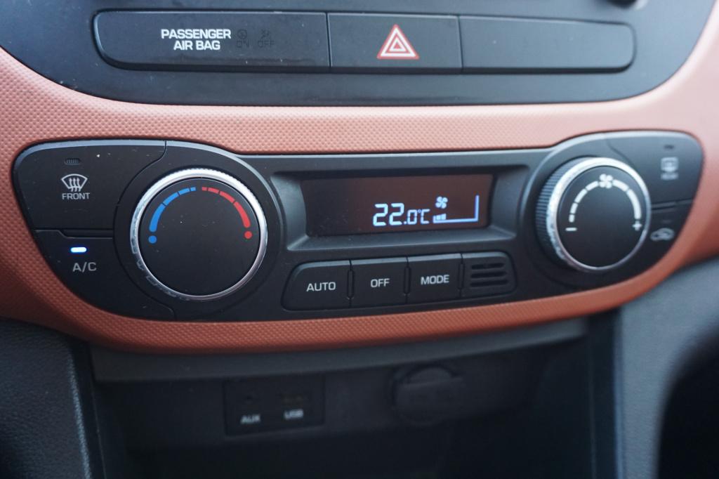 Hyundai I 10 1.0i i-motion comfort plus airco / elektr. ramen / nap