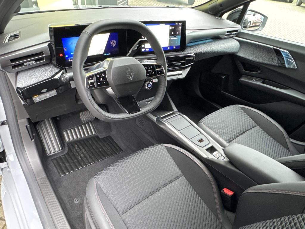 Renault Clio new 1.8 hybrid 160 techno pack première, direct leverbaar!!