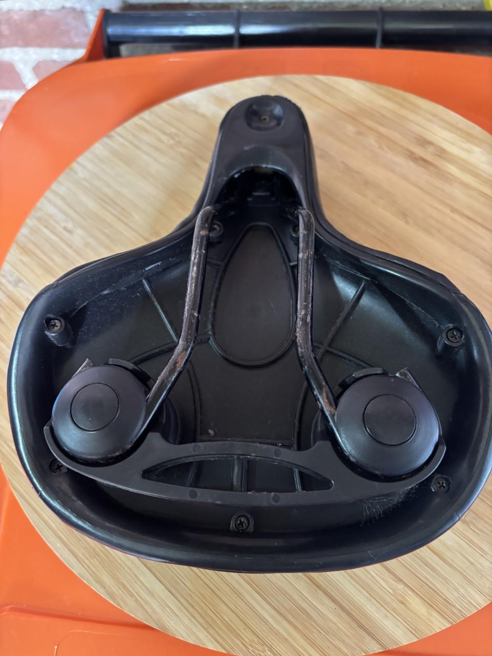 Te koop 3x fietszadels