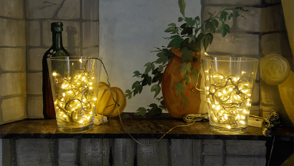 Te koop twee sfeerlichtlampen