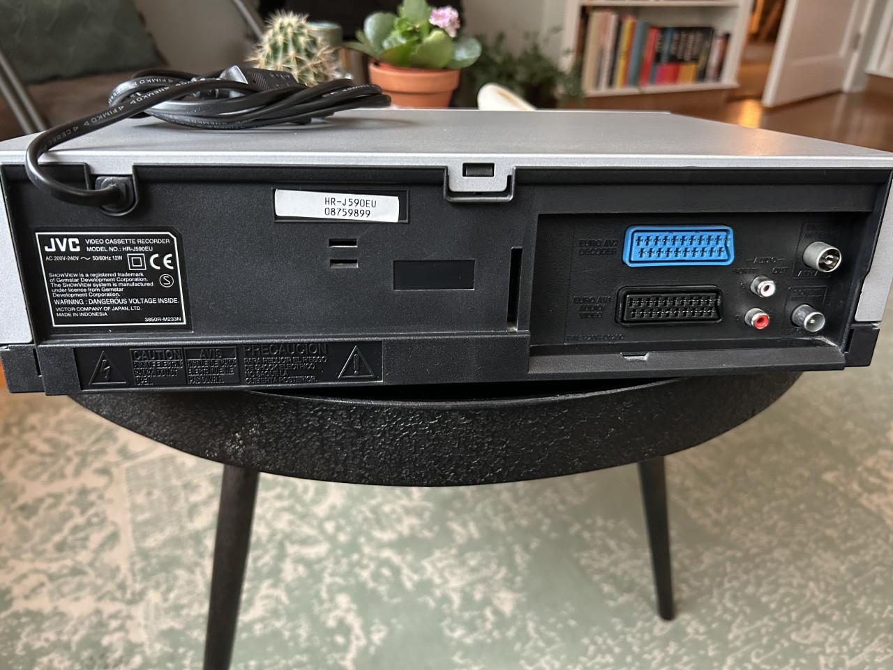 Video cassette recorder