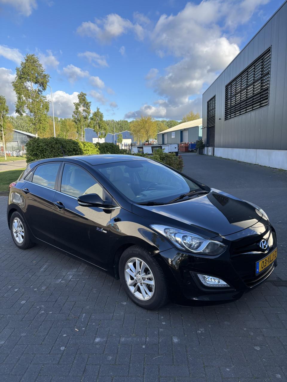 Hyundai i30 1.6 I Cvvt 5DR 2012 Zwart | NAP | NIEUWE APK!