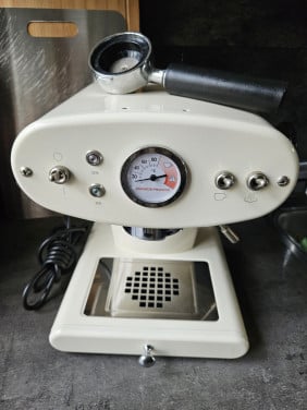Werkende beige illy francis francis espresso machine, nette staat