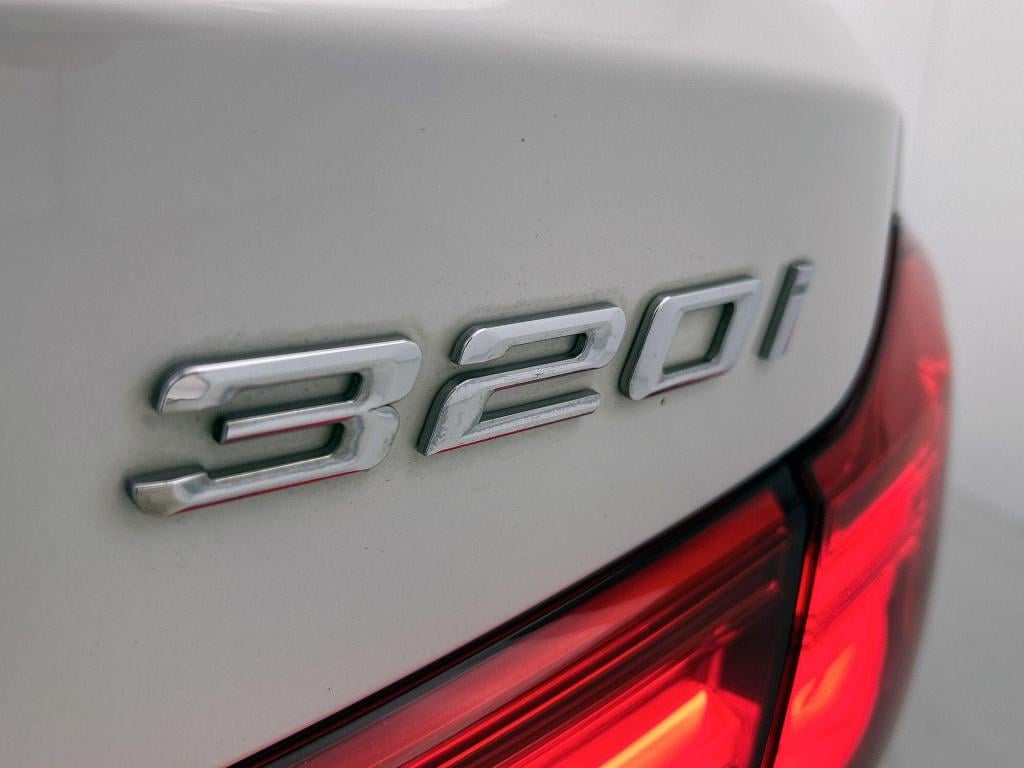 BMW 3-serie 320i xdrive executive | automaat | navigatie | leder | climate 