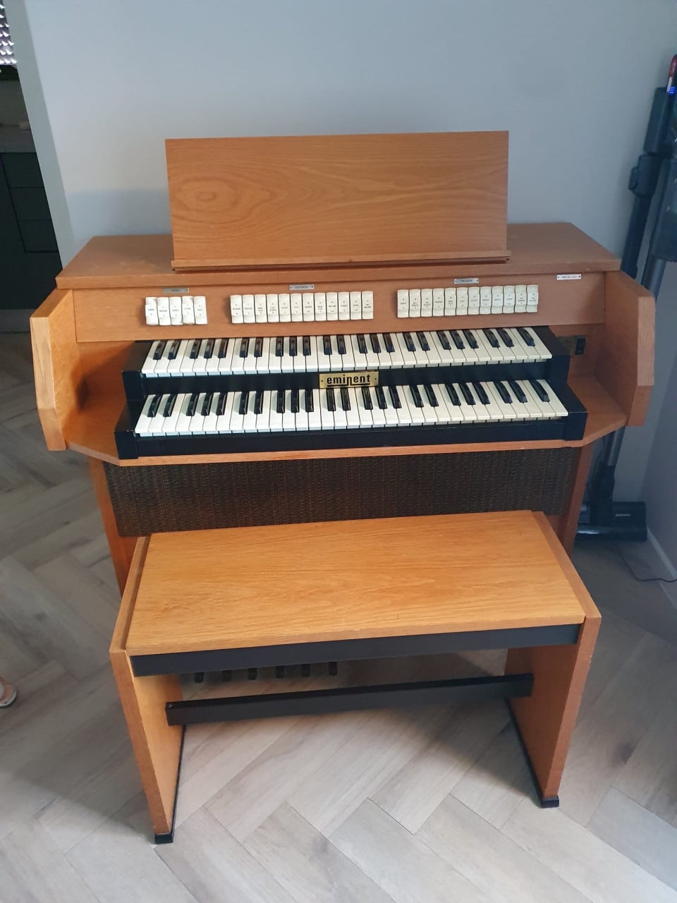 Orgel eminent omegan 7500 (werkt niet meer)