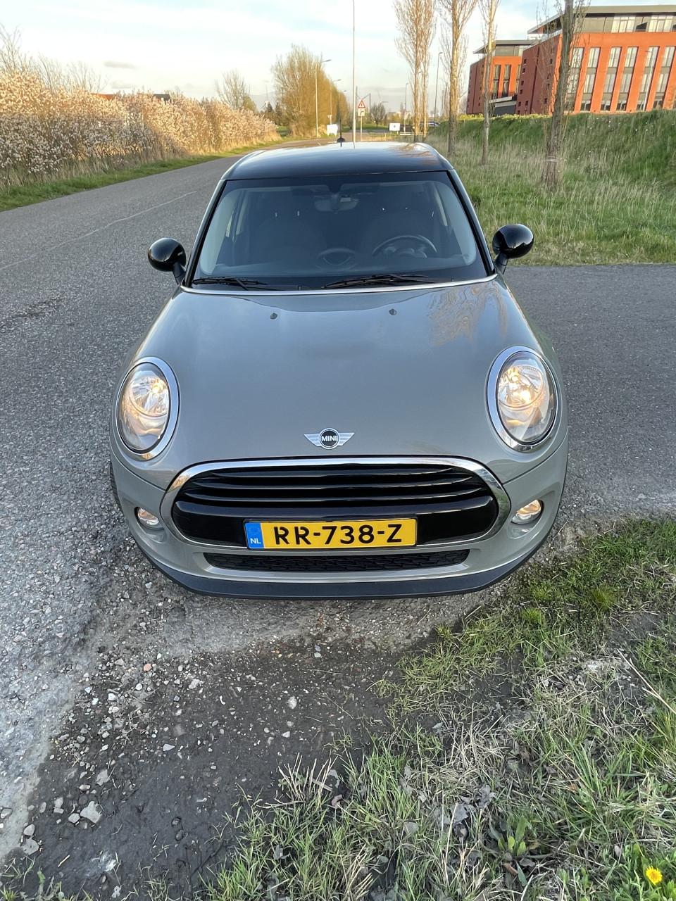 Te koop MINI Cooper 1.5 Business (origineel NL, 5-deurs, BT, Navi)