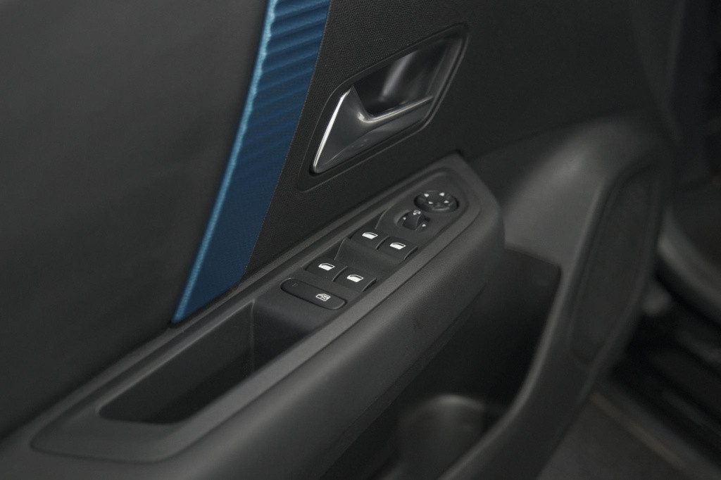 Citroen Ë-c4 shine pack business 50 kwh | panoramadak | head-up display | c