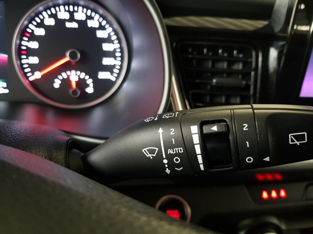 Kia Stonic mhev dynamicplusline 100 pk