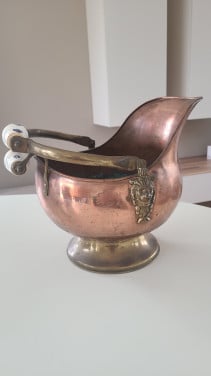 Koperen kolenhelm / kolenkit met delfsblauw handvat