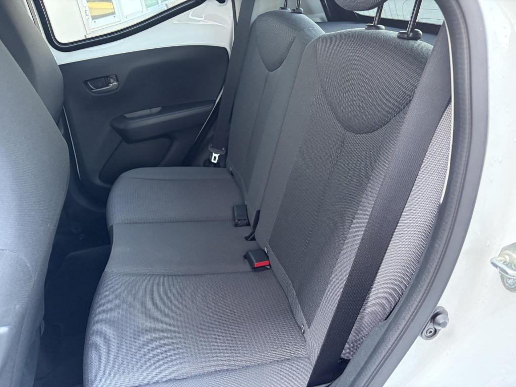 Toyota Aygo 1.0 vvt-i x-joy automaat/carplay/clima/lane assist/safety pack!