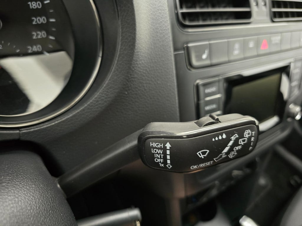 Volkswagen Polo occasion 1.2 tsi highline automaat in black edition | sport