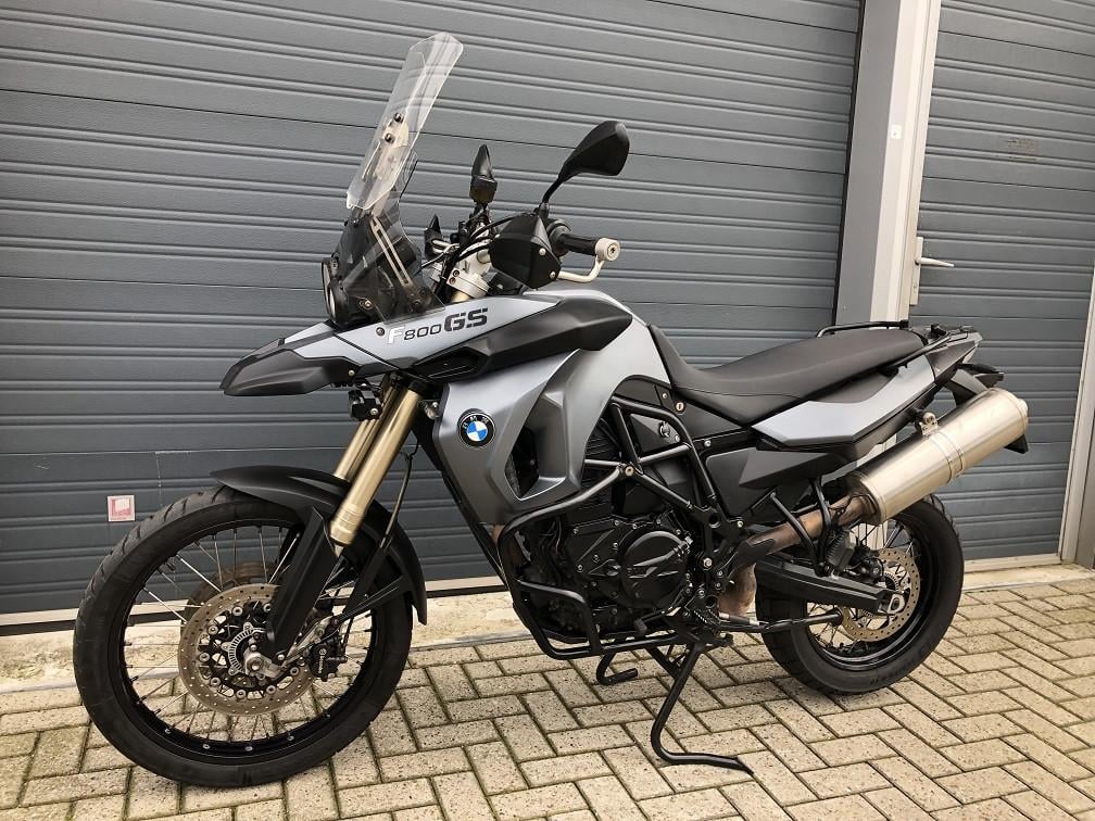 Knappe BMW F800GS uit 2012 met 49 dkm, valbeugel, verstralers etc. €5750,-