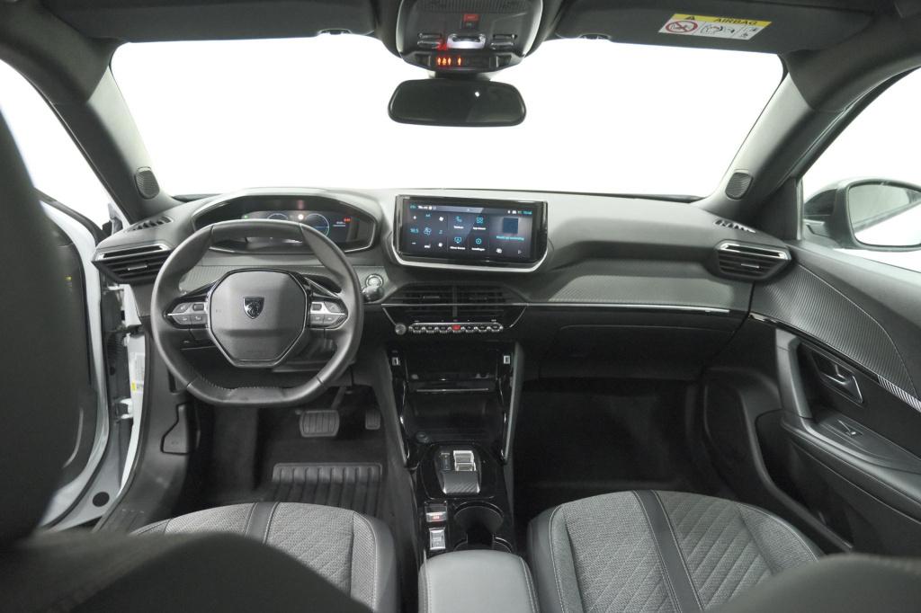 Peugeot E-2008 ev allure avantage 54 kwh | 97,3% soh | 11 kw lader | apple 