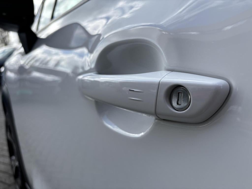 Citroen C3 Aircross 1.2 puretech s&s shine afneembare trekhaak! nieuwe dist
