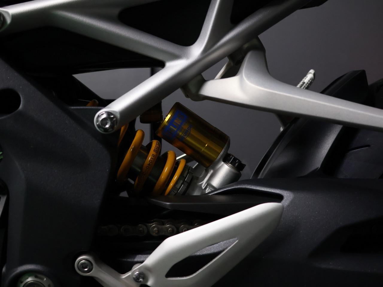 SPEED TRIPLE RS | Silver Ice