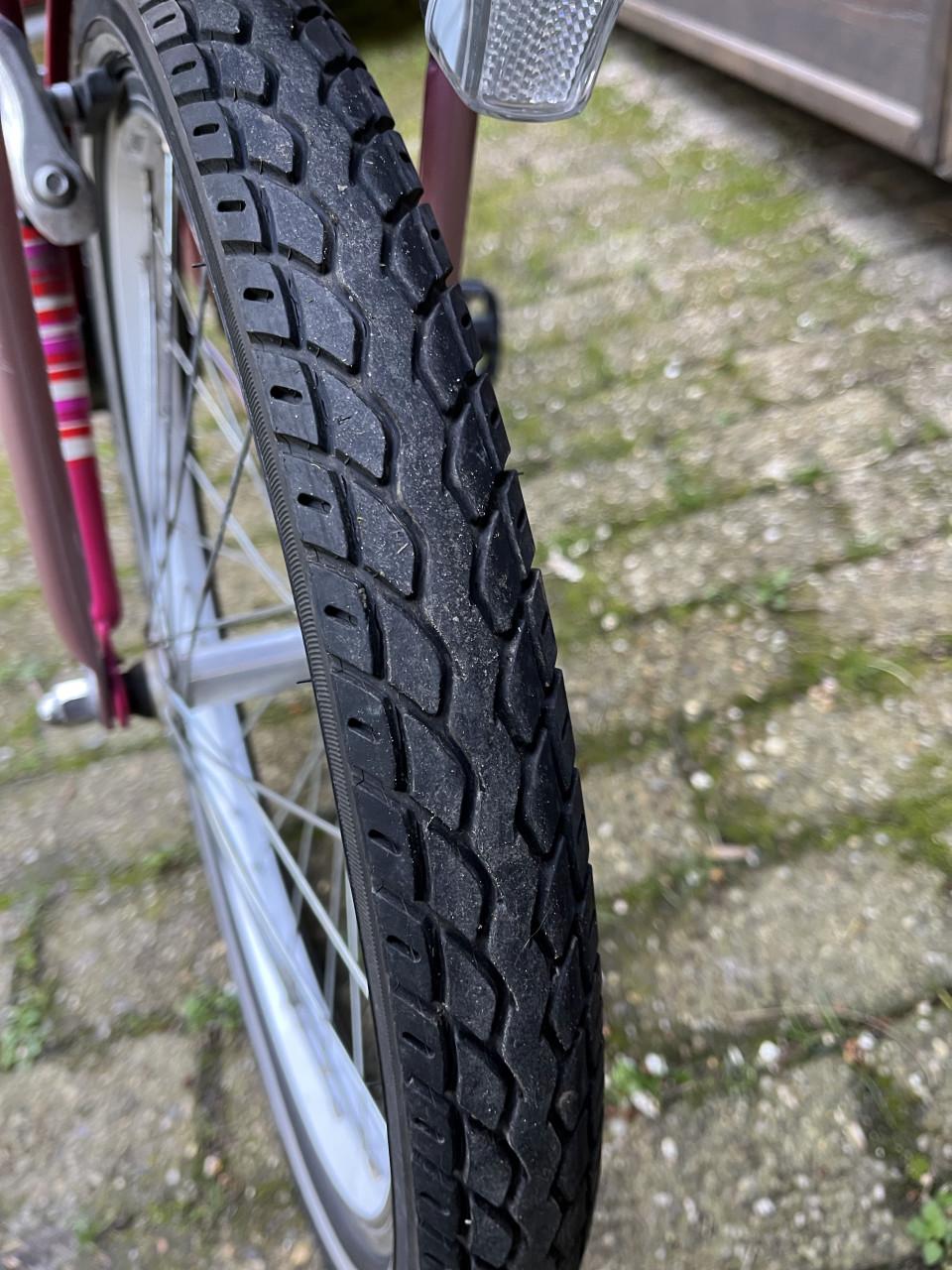 Meisjesfiets 20 inch. Heel netjes en in orde. Lees advertentie.