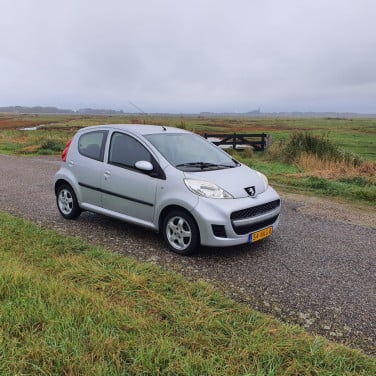 Peugeot 107 1.0-12V Urban Move 5 deurs Airco