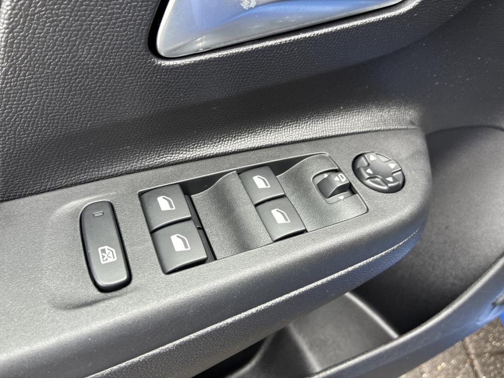 Opel Corsa 1.2 gs line | 130 pk | licht metalen wielen